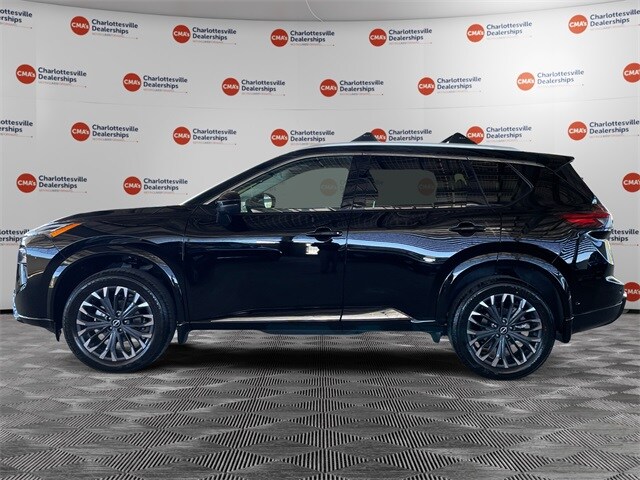 2026 Nissan Rogue Platinum photo 2