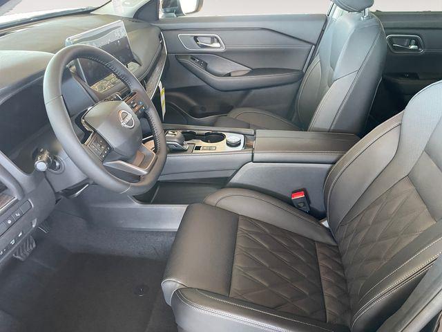 2026 Nissan Rogue Platinum - Photo 9