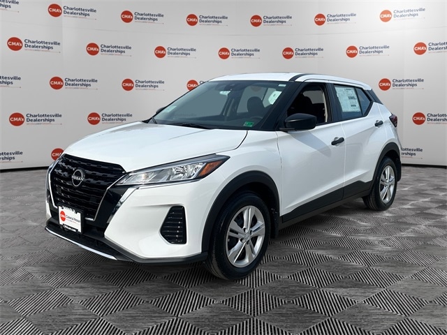 2025 Nissan KICKS PLAY Base's photo