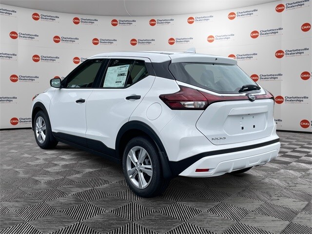 2025 Nissan Kicks Play S photo 3