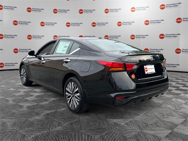 2025 Nissan Altima 2.5 SV photo 2