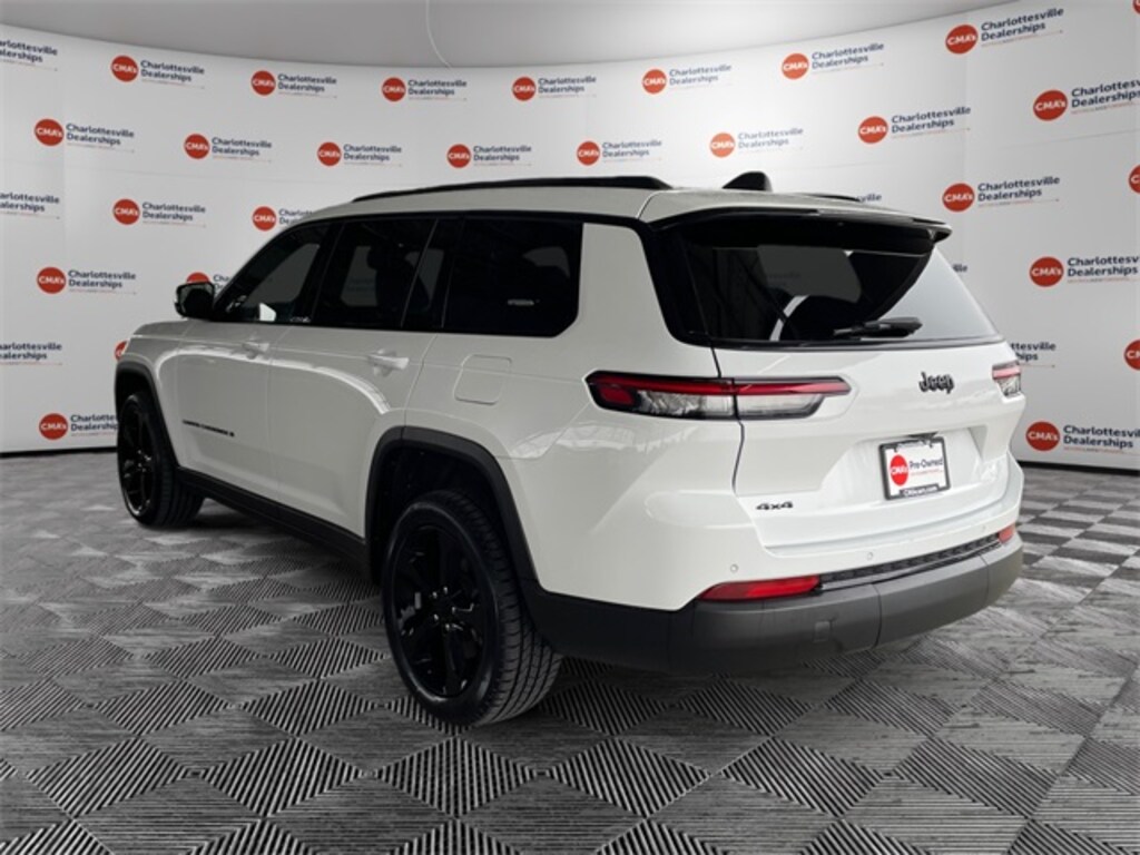 Used 2023 Jeep Grand Cherokee L Laredo SUV
