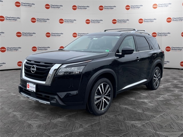 2025 Nissan Pathfinder Platinum's photo