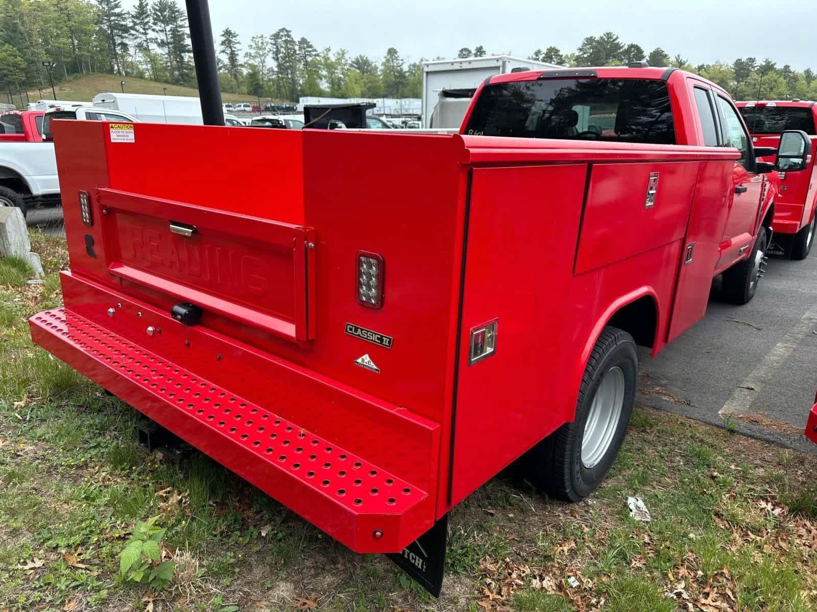 2024 Ford F-350 photo 3