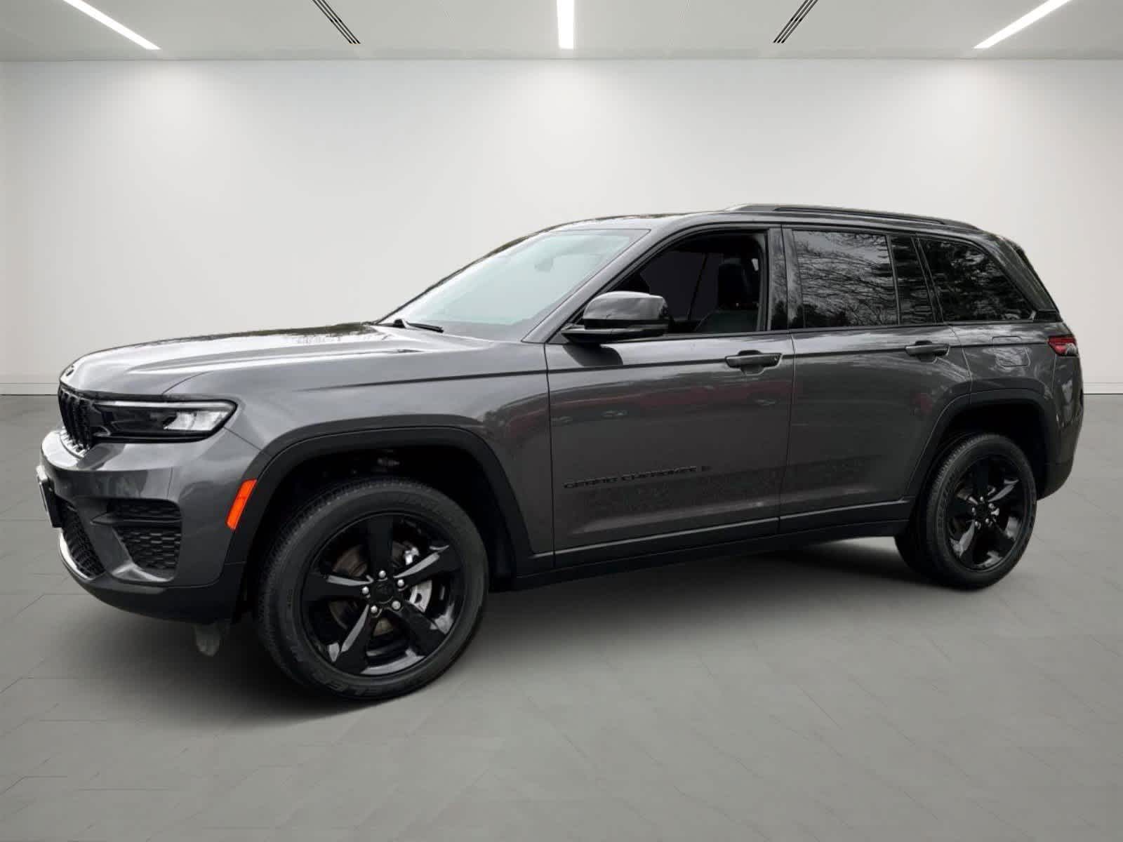 2023 Jeep Grand Cherokee Altitude 4x4's photo