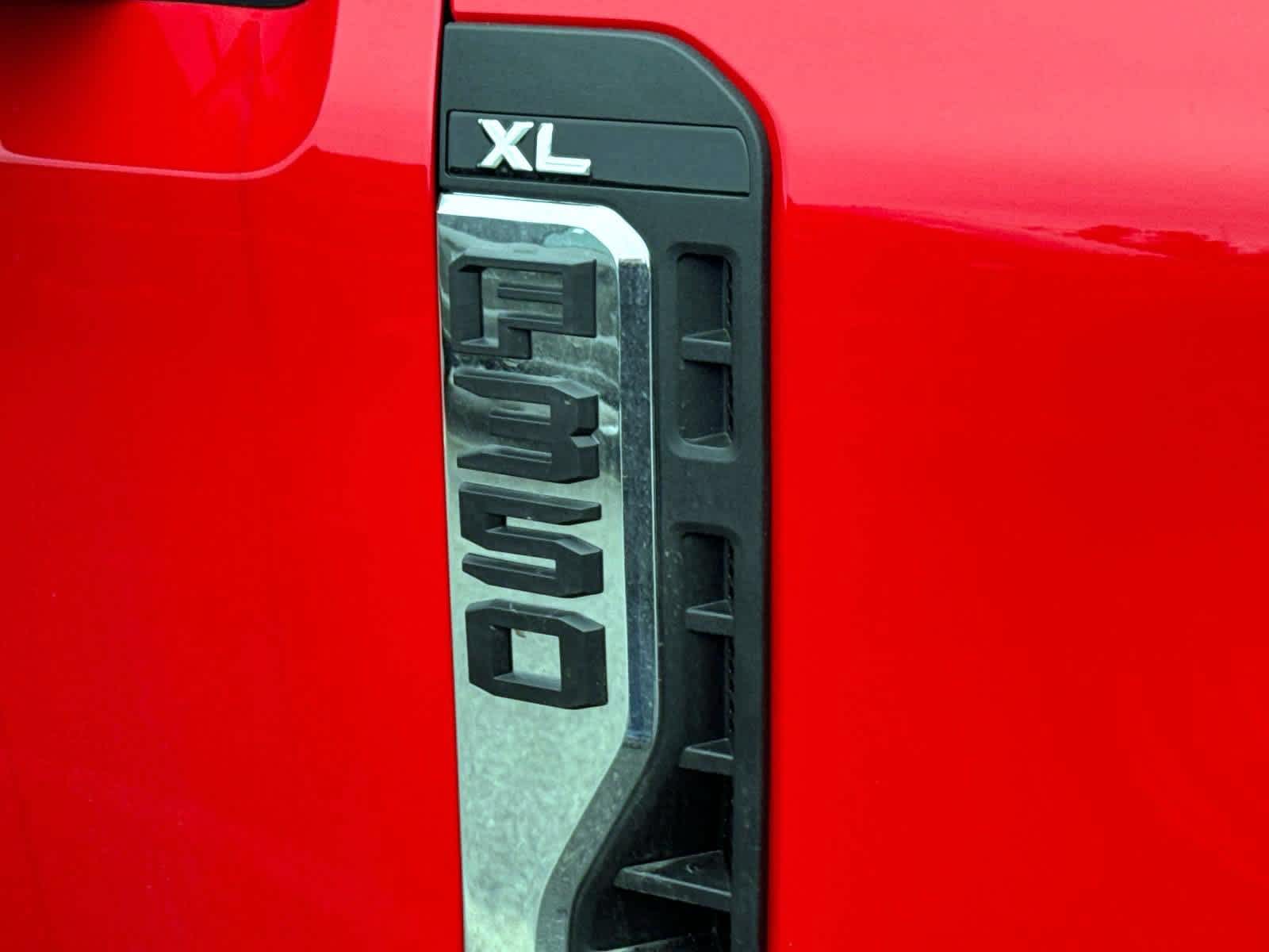 2026 Ford F-350 Super Duty Chassis Cab XL - Photo 7