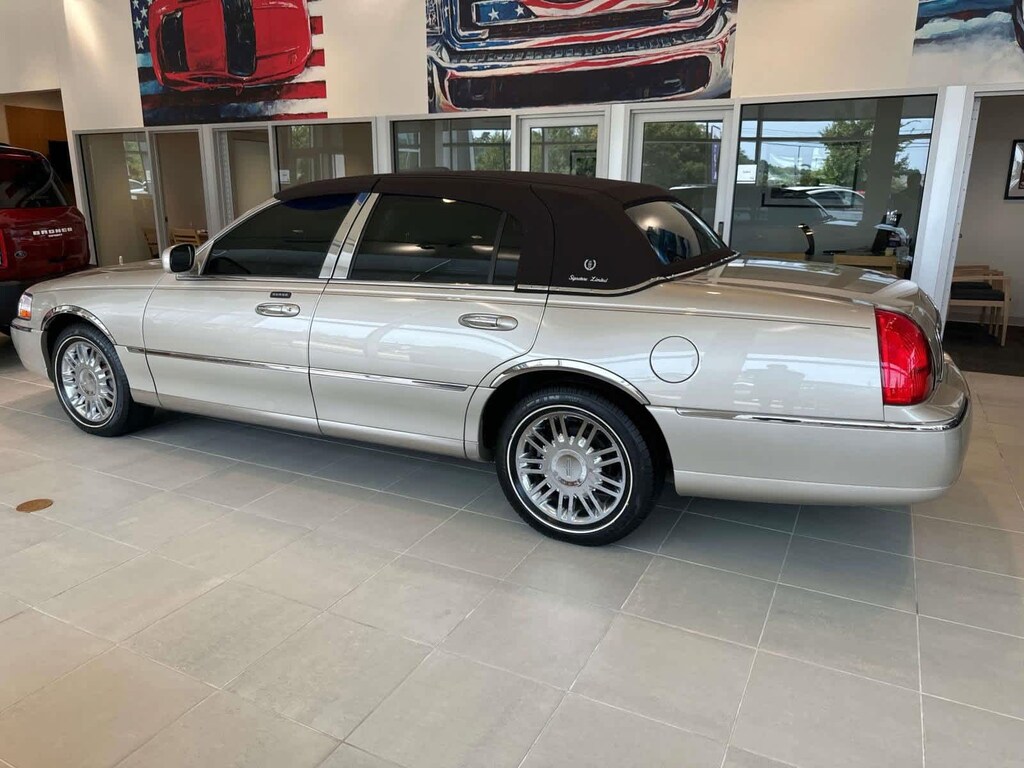 Used 2007 Lincoln Town Car For Sale at Colonial Ford of Plymouth VIN