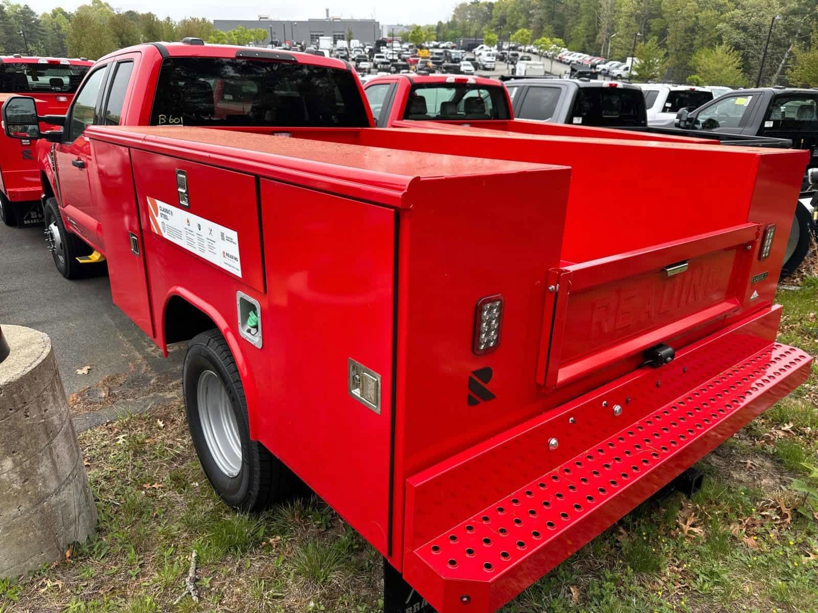 2024 Ford F-350 photo 2