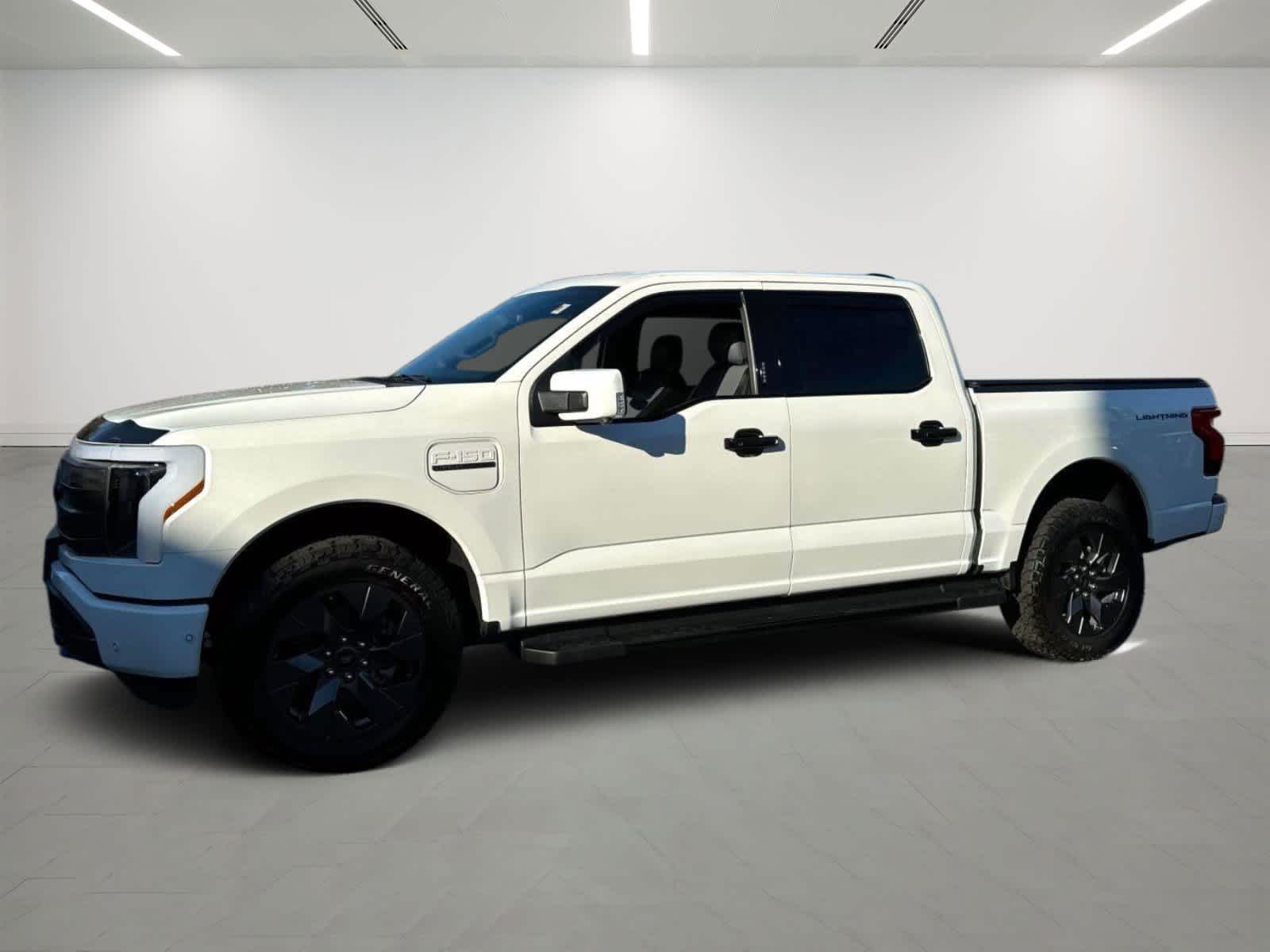 2022 Ford F-150 Lightning Lariat's photo
