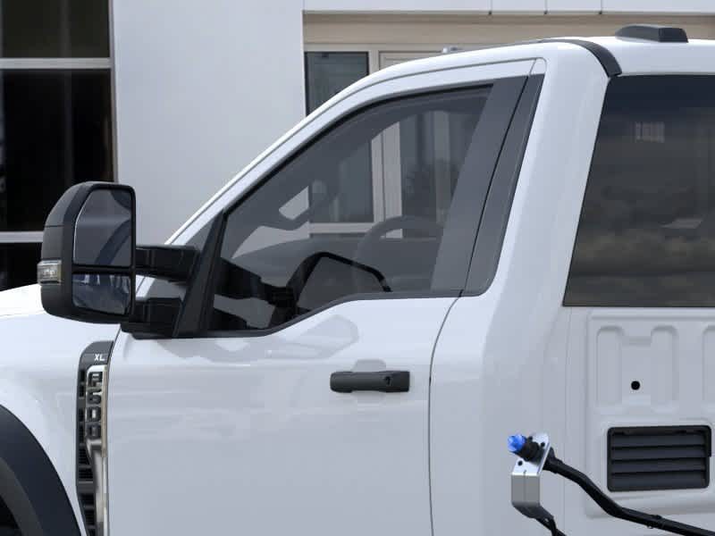 2025 Ford F-600 Super Duty Chassis Cab XL - Photo 20