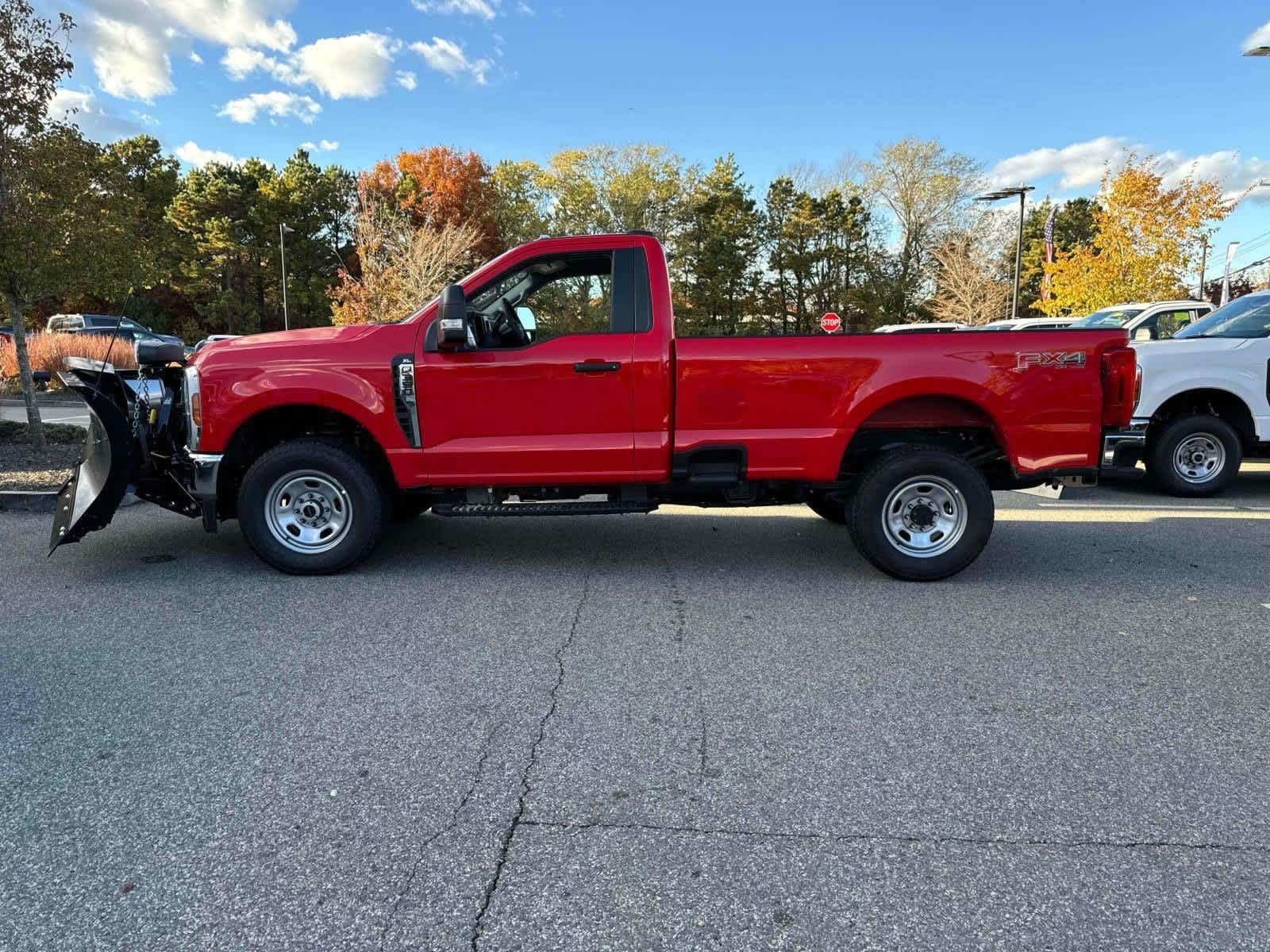 2025 Ford F-350 Super Duty XL's photo
