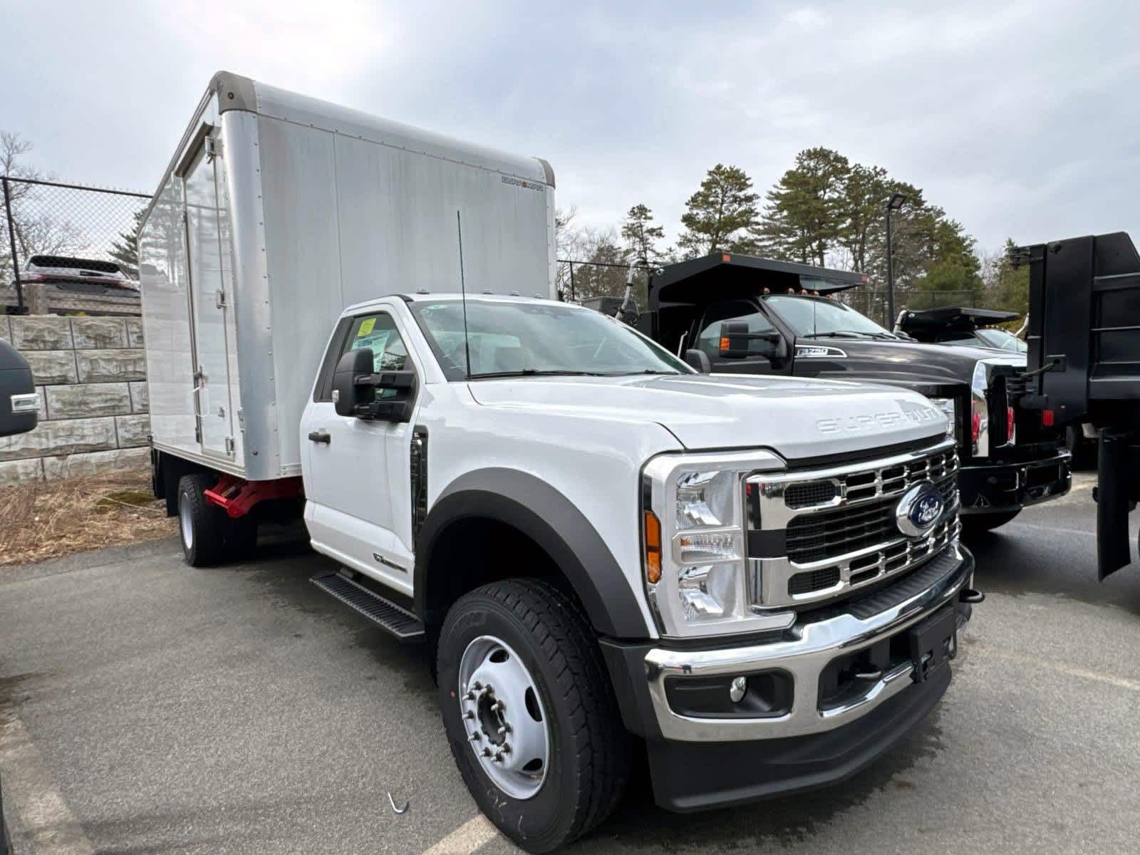2025 Ford F-600 Super Duty Chassis Cab XL - Photo 2