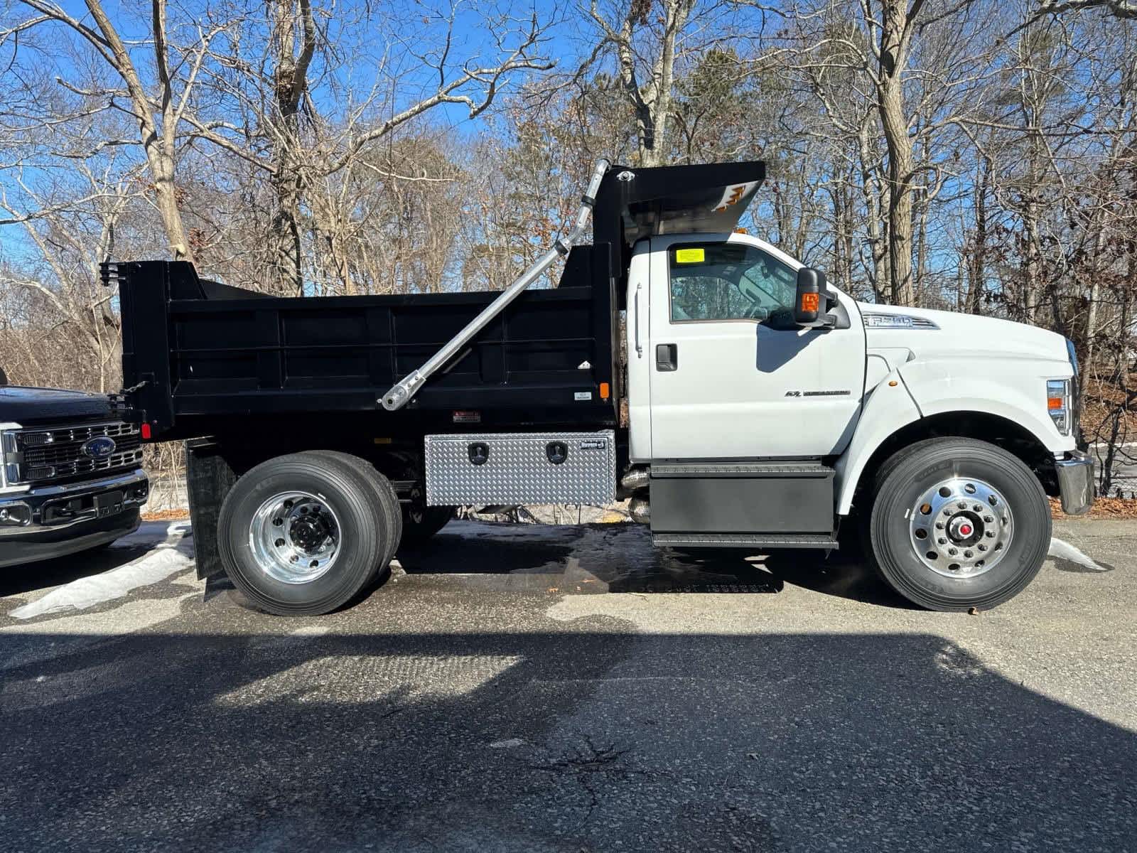 2025 Ford F-750 Regular Cab photo 3