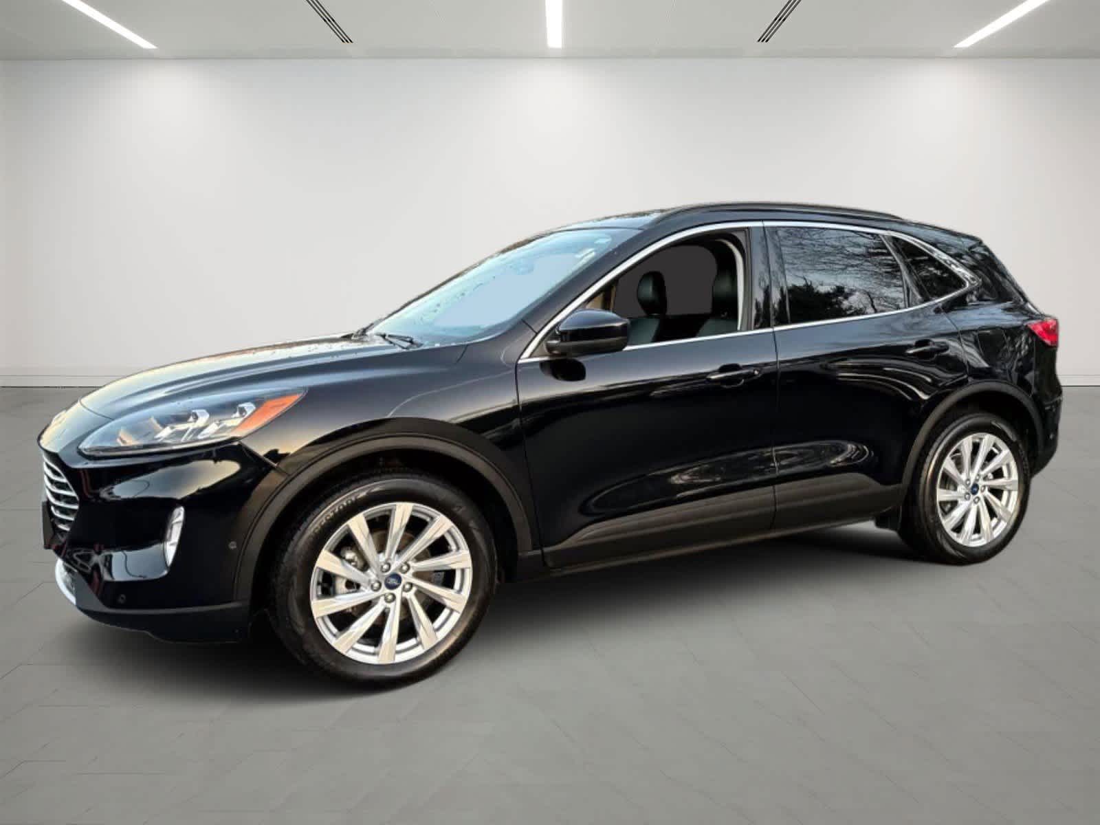 2022 Ford Escape Titanium's photo