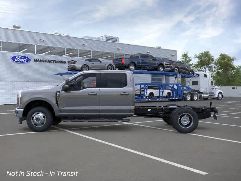 2026 Ford F-350 photo 3