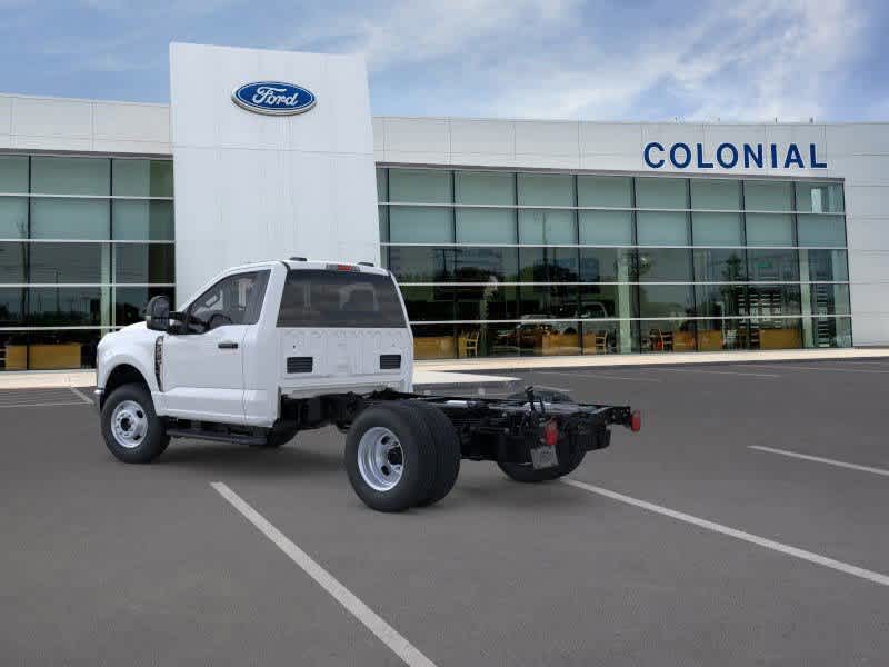 2026 Ford F-350 photo 3