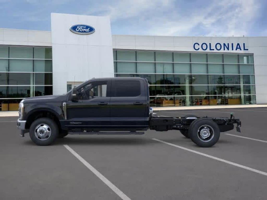 New 2026 Ford F-350 Chassis 4WD Crew Cab 179 WB 60 CA Truck Crew Cab