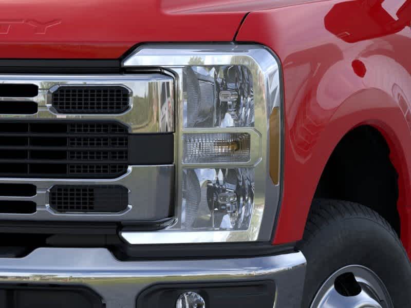 2026 Ford F-350 Super Duty Chassis Cab XL - Photo 18