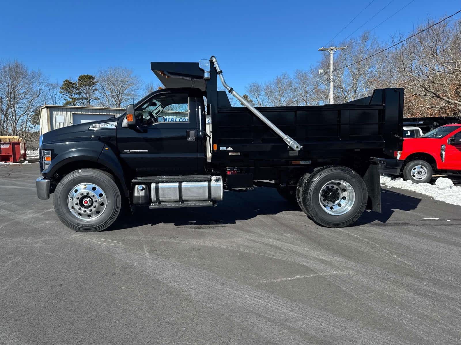 2025 Ford F-750 Regular Cab photo 2