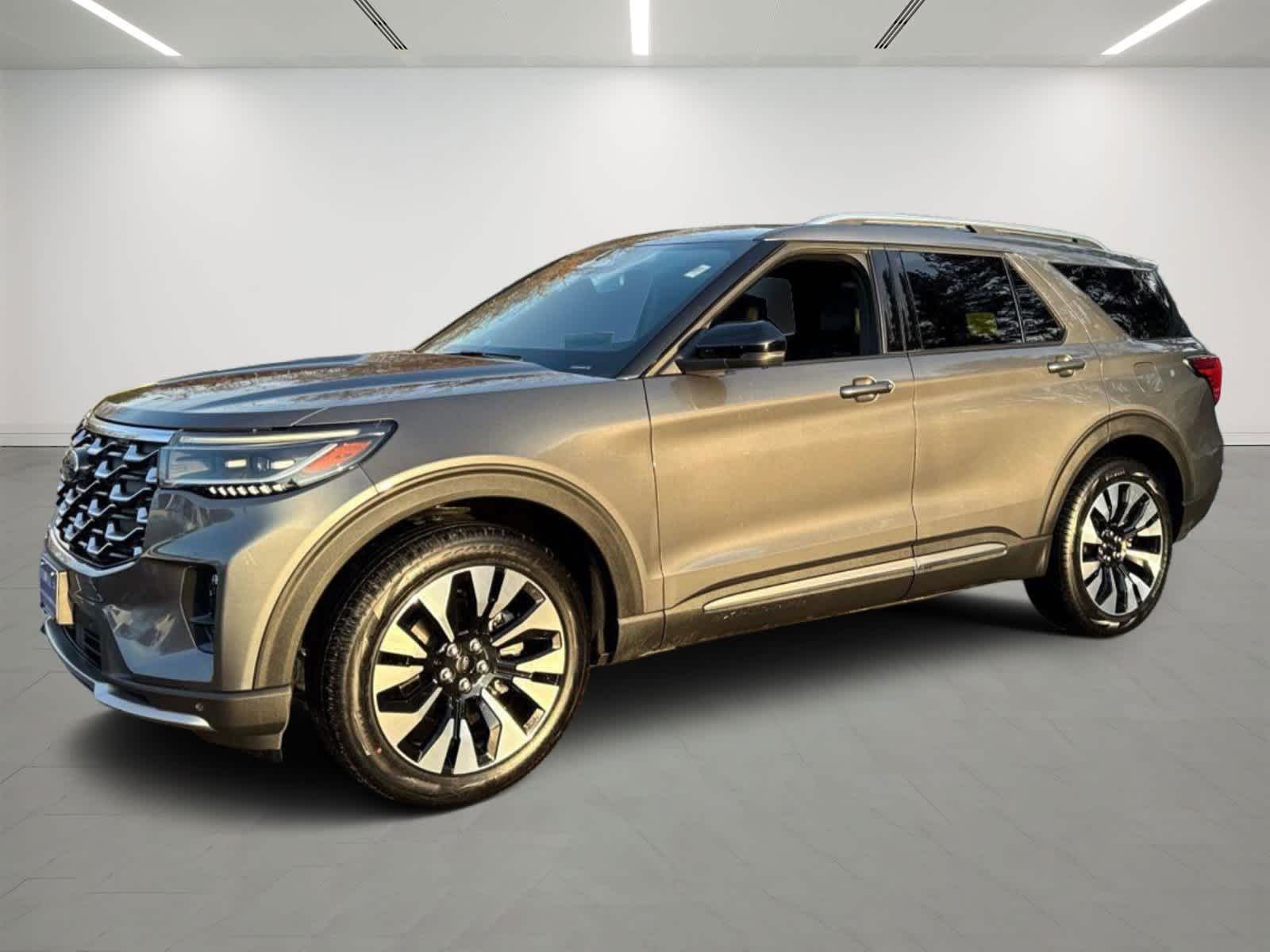 2025 Ford Explorer Platinum's photo