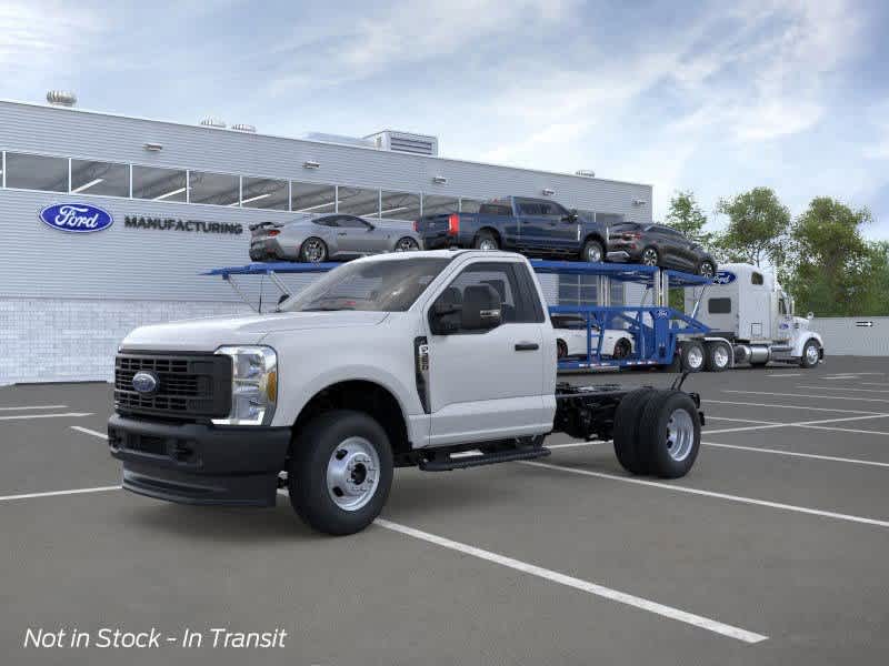 2026 Ford F-350 Super Duty Chassis Cab's photo