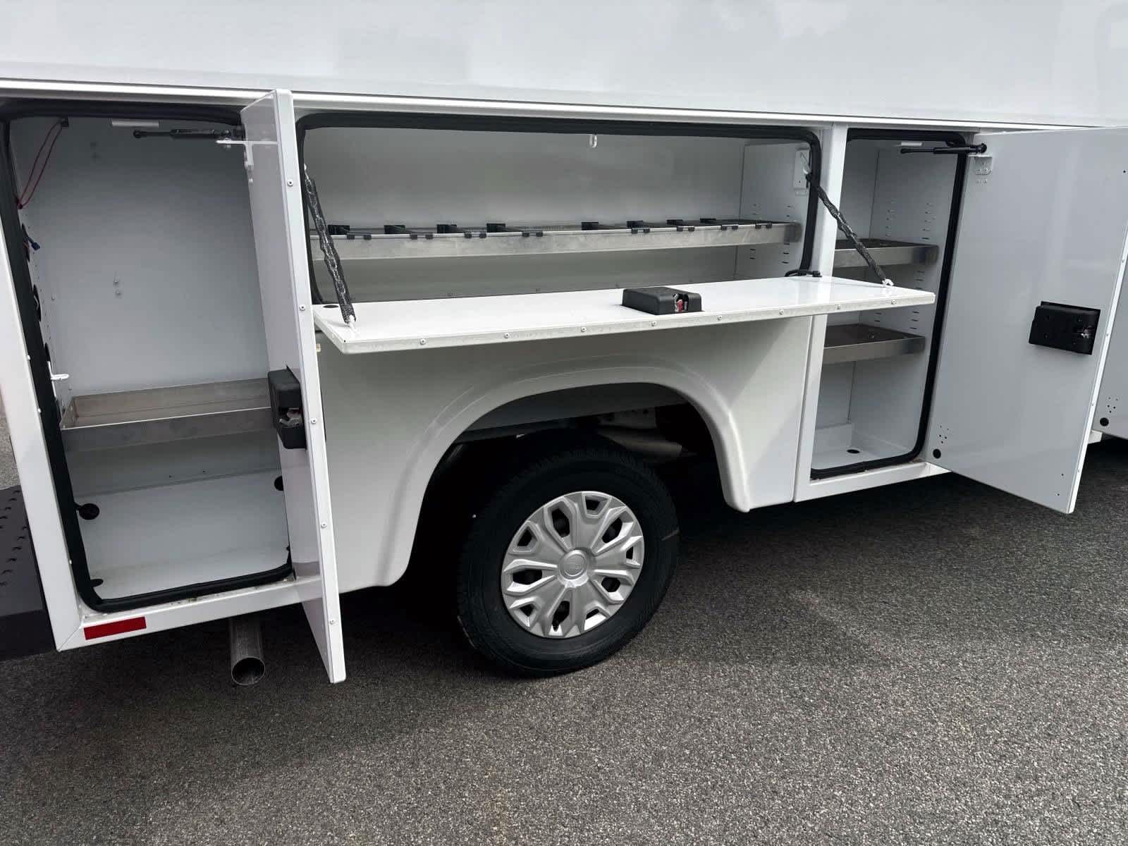 2024 Ford Transit Cutaway Base - Photo 8
