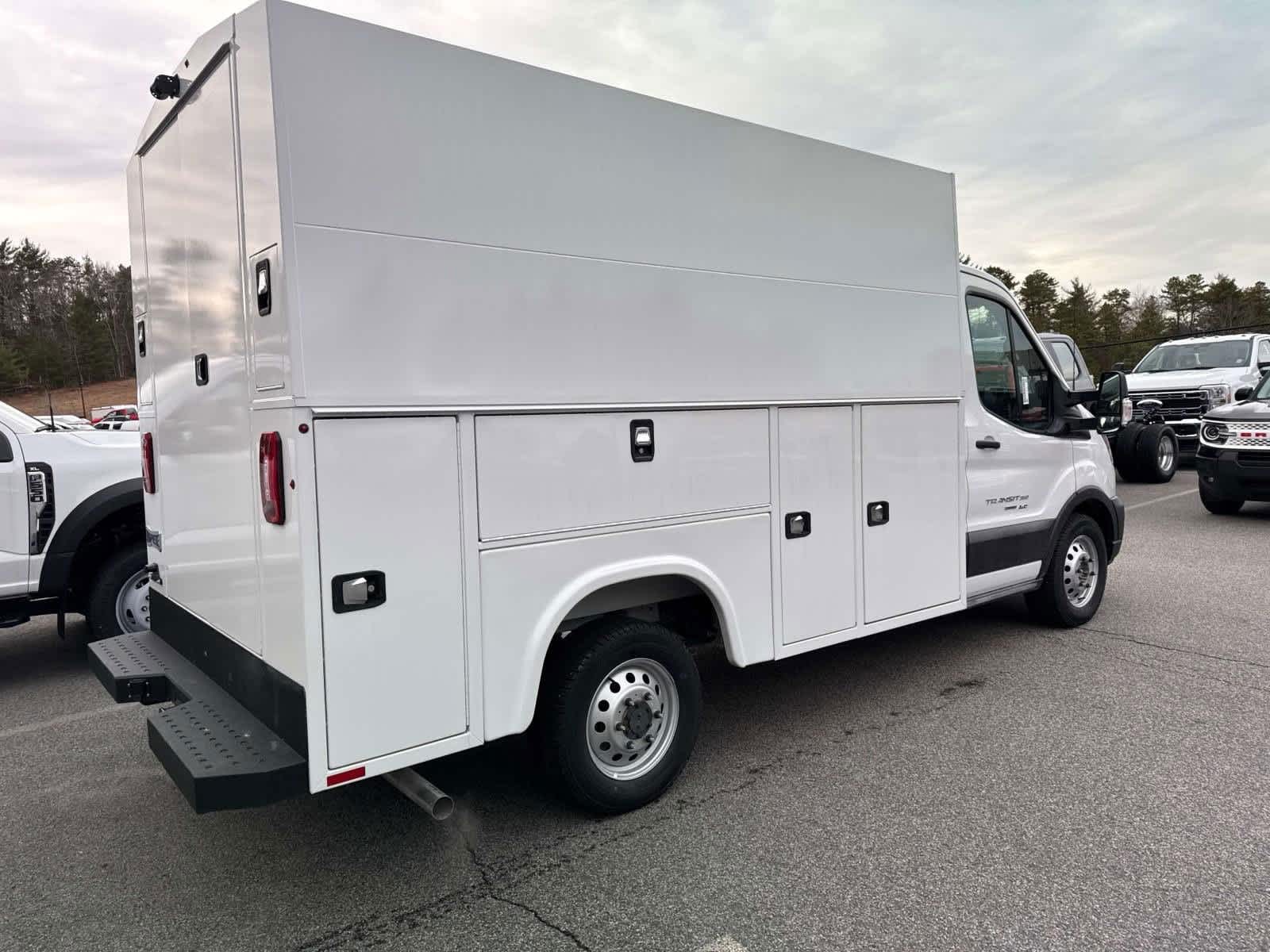 2024 Ford Transit photo 3