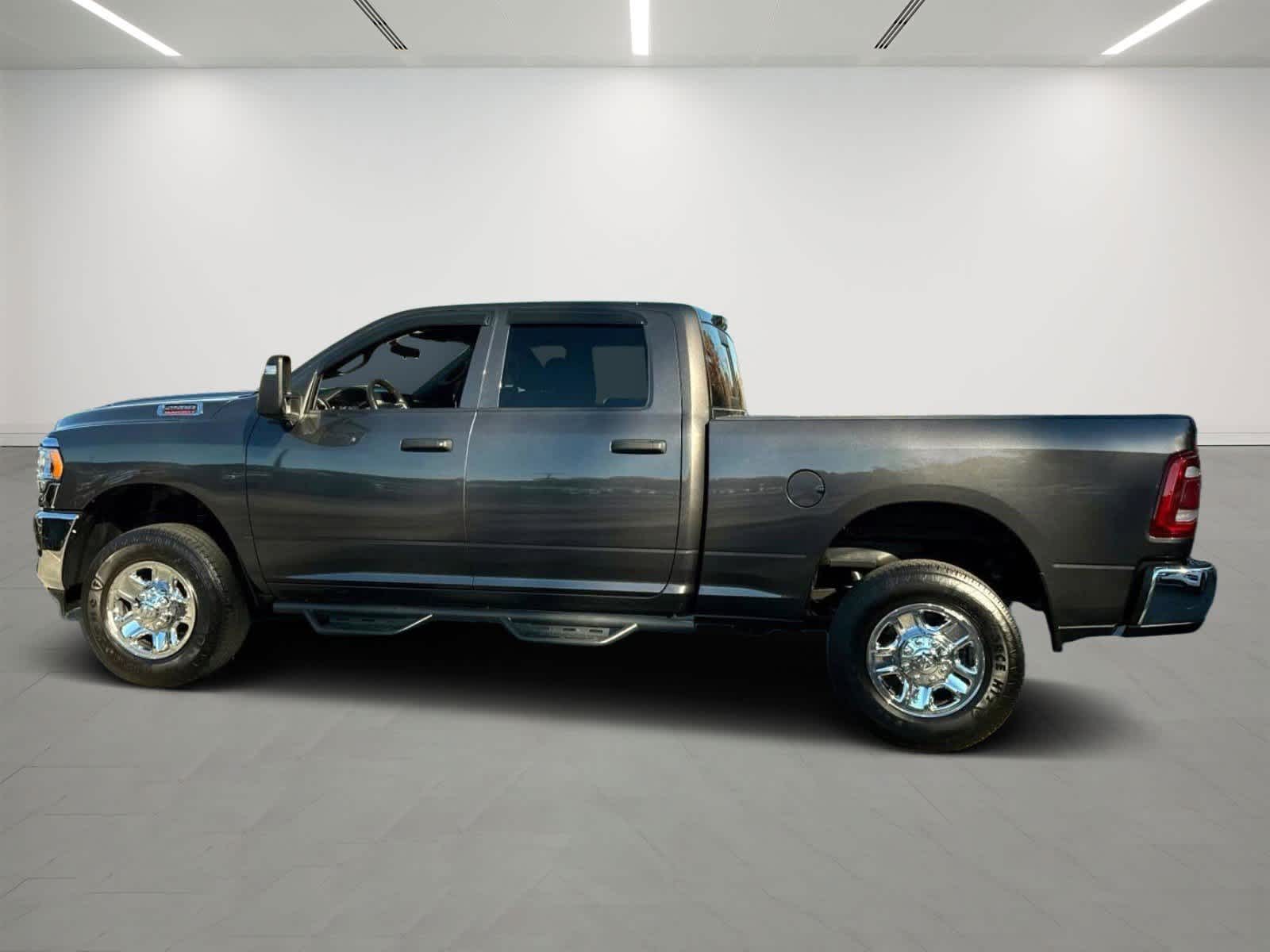 2024 Ram 2500 Tradesman photo 2