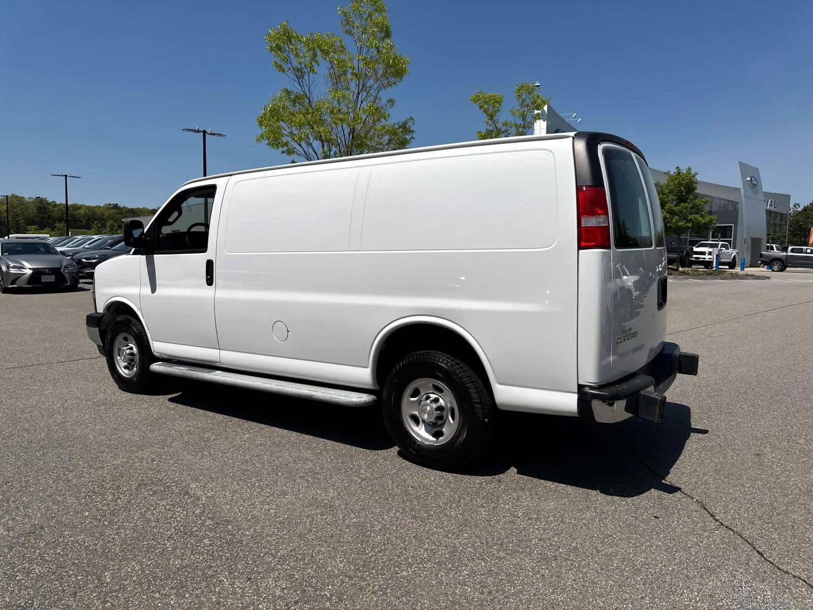2023 Chevrolet Express Cargo Work Van - Photo 3