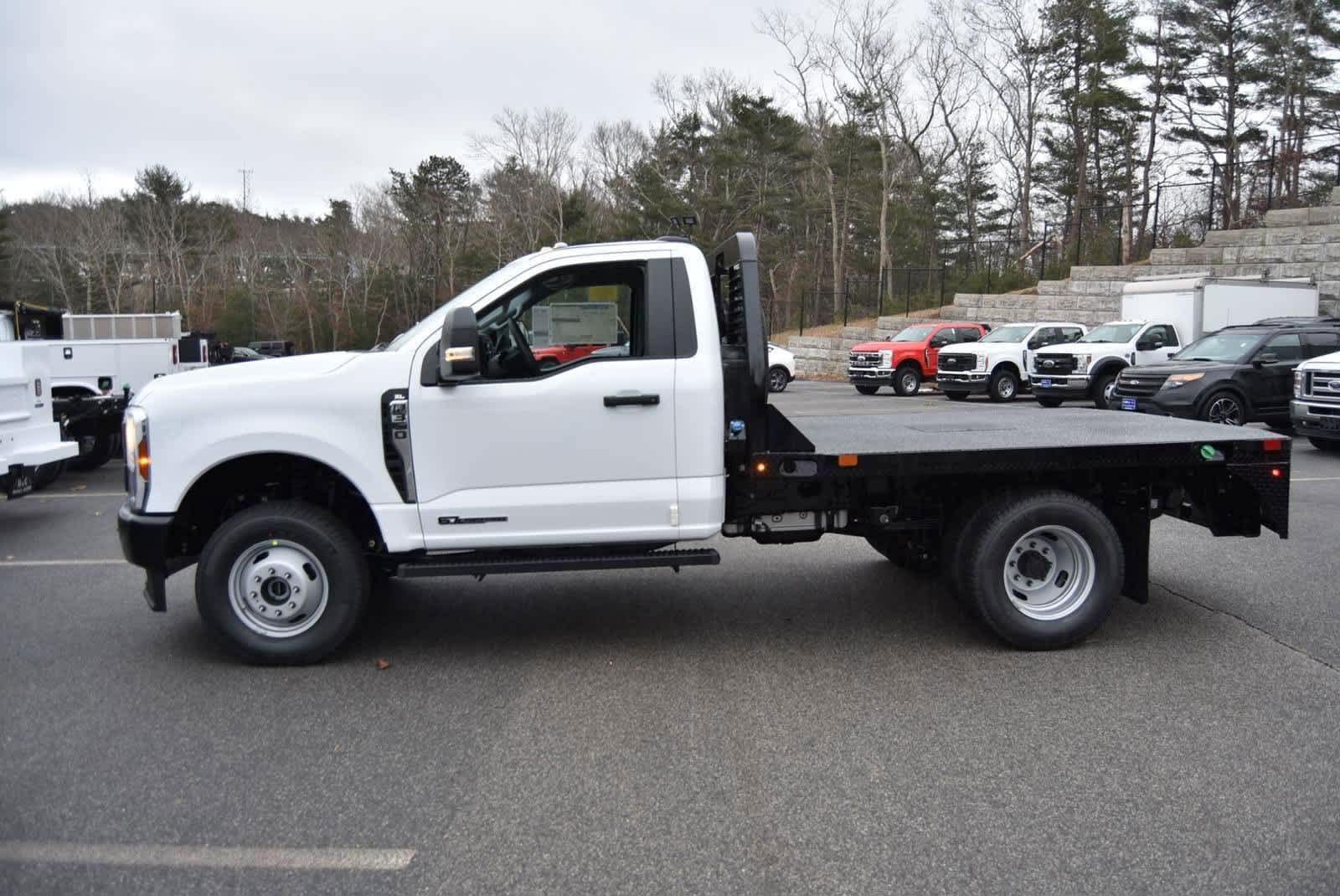 2024 Ford F-350 photo 2