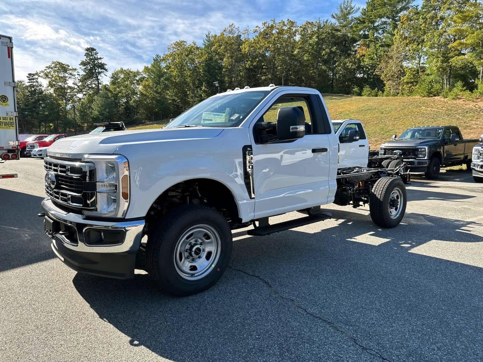 2026 Ford F-350 Super Duty Chassis Cab XL's photo