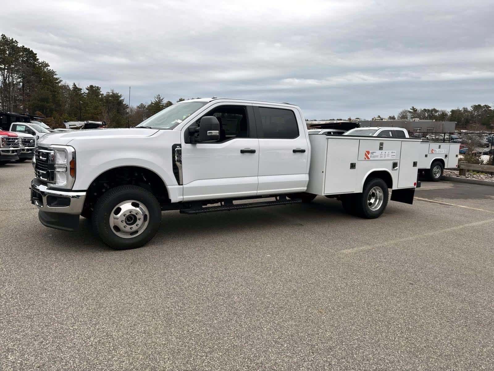 2026 Ford F-350 Super Duty Chassis Cab