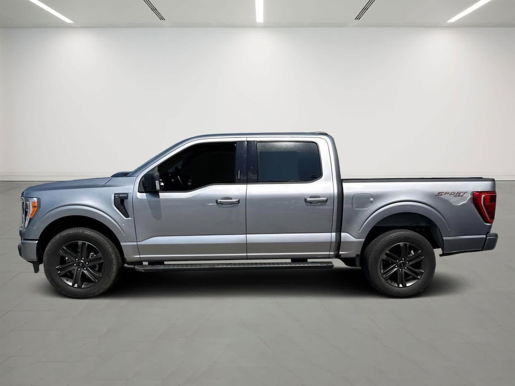 Used 2021 Ford F-150 XLT 4WD Supercrew 5.5 Box 4WD SuperCrew 5.5 Box