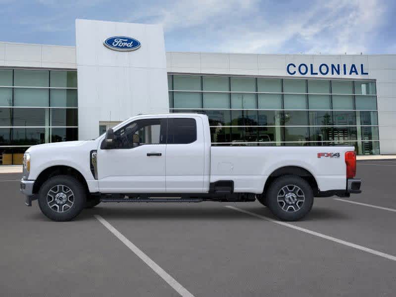 2025 Ford F-350 XLT photo 3