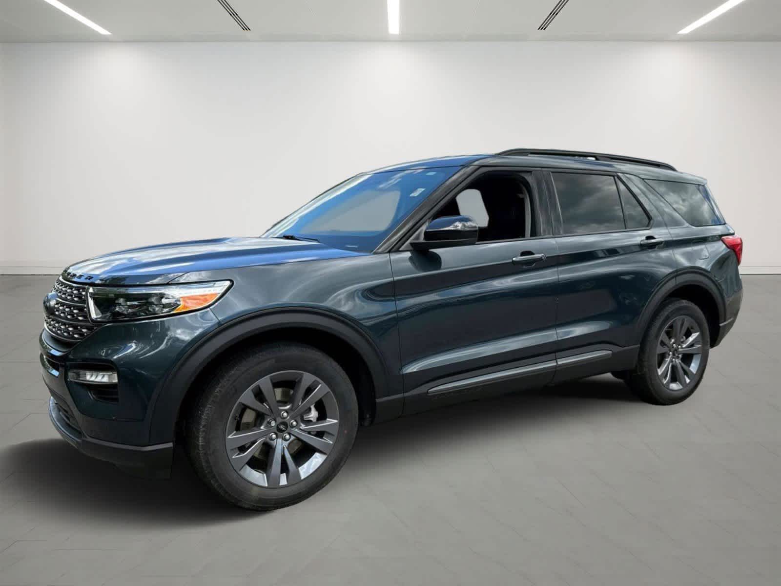 2024 Ford Explorer XLT 4WD's photo