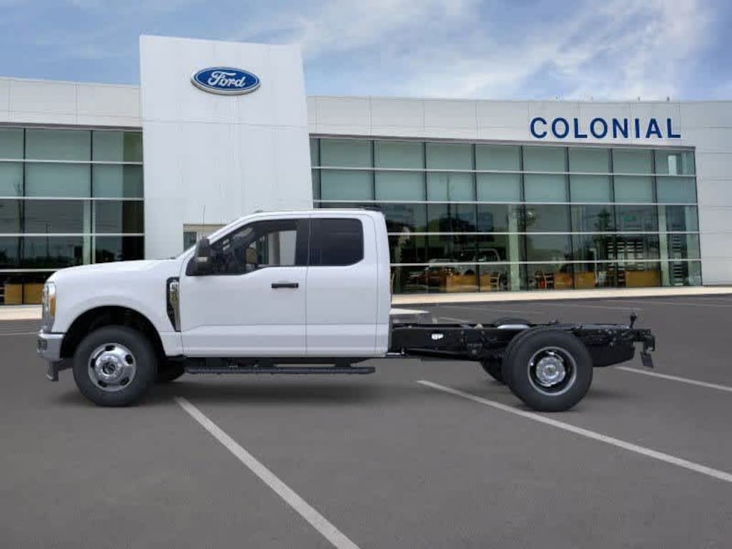 New 2026 Ford F-350 Chassis 4WD Supercab 168 WB 60 CA Truck Super Cab