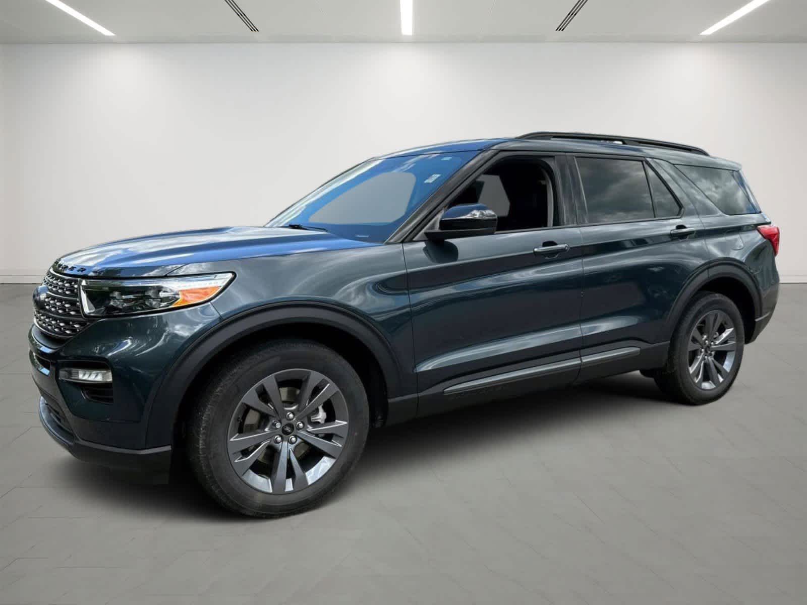 2024 Ford Explorer XLT 4WD's photo