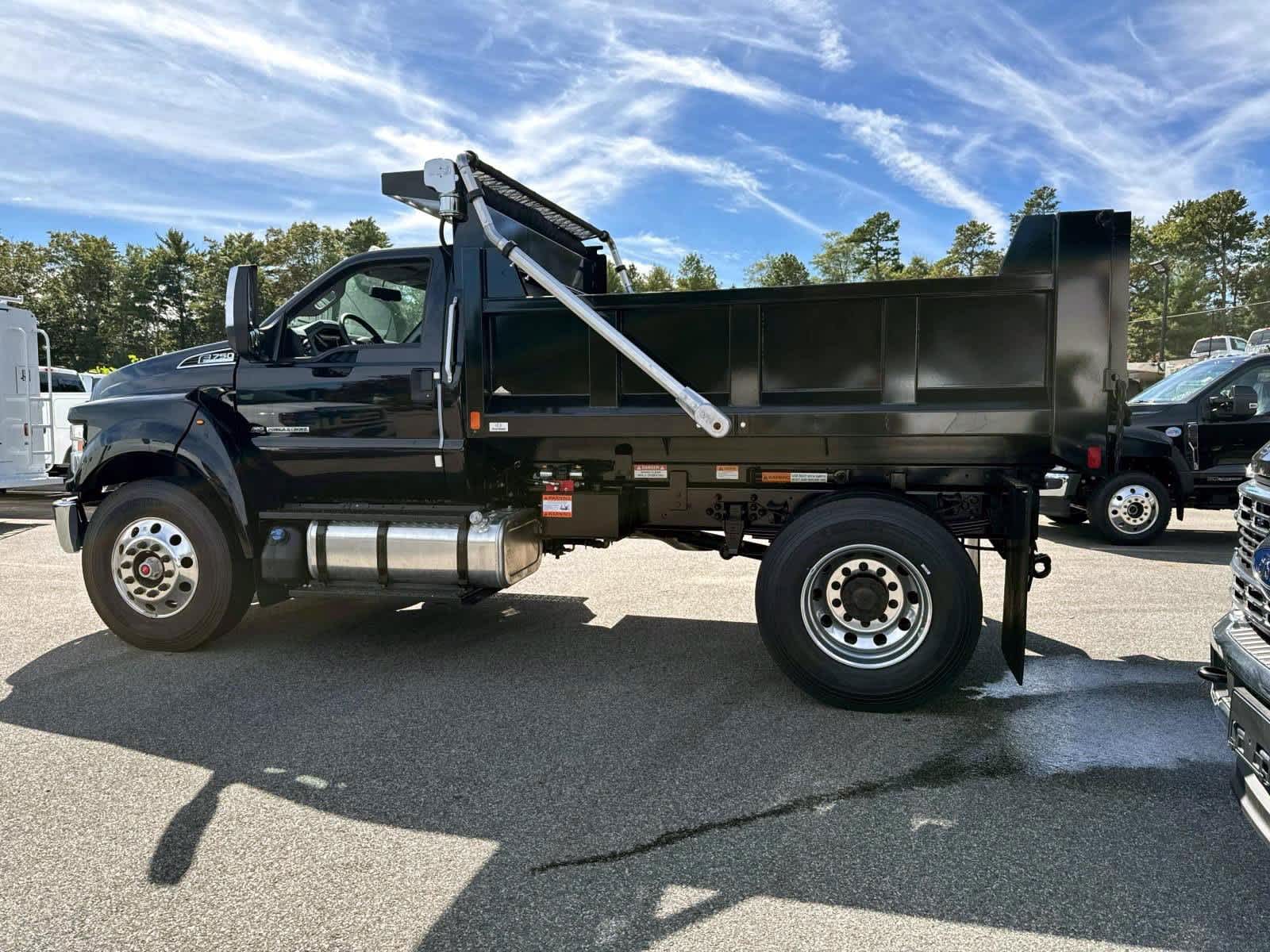 2025 Ford F-750 Regular Cab photo 3