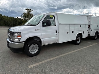 2025 Ford E-350 Cutaway Super Duty Truck