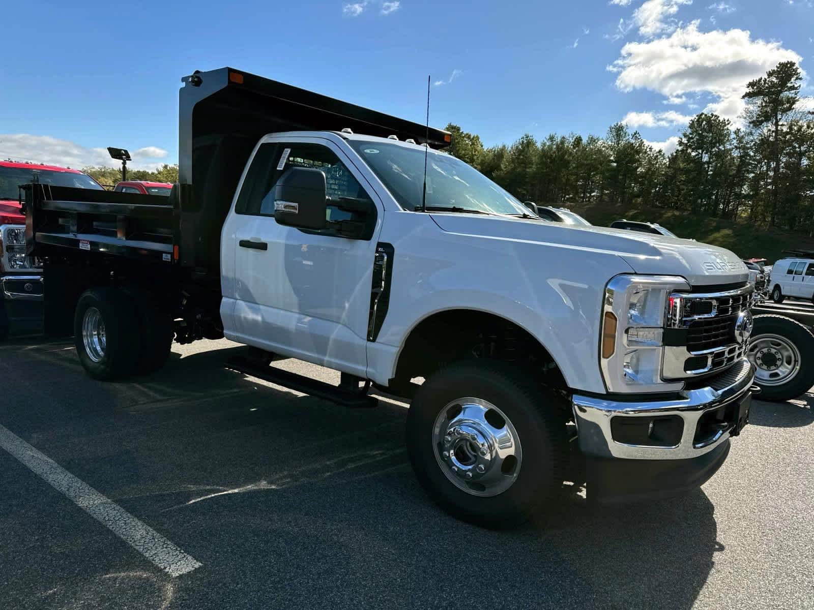 2025 Ford F-350 photo 4