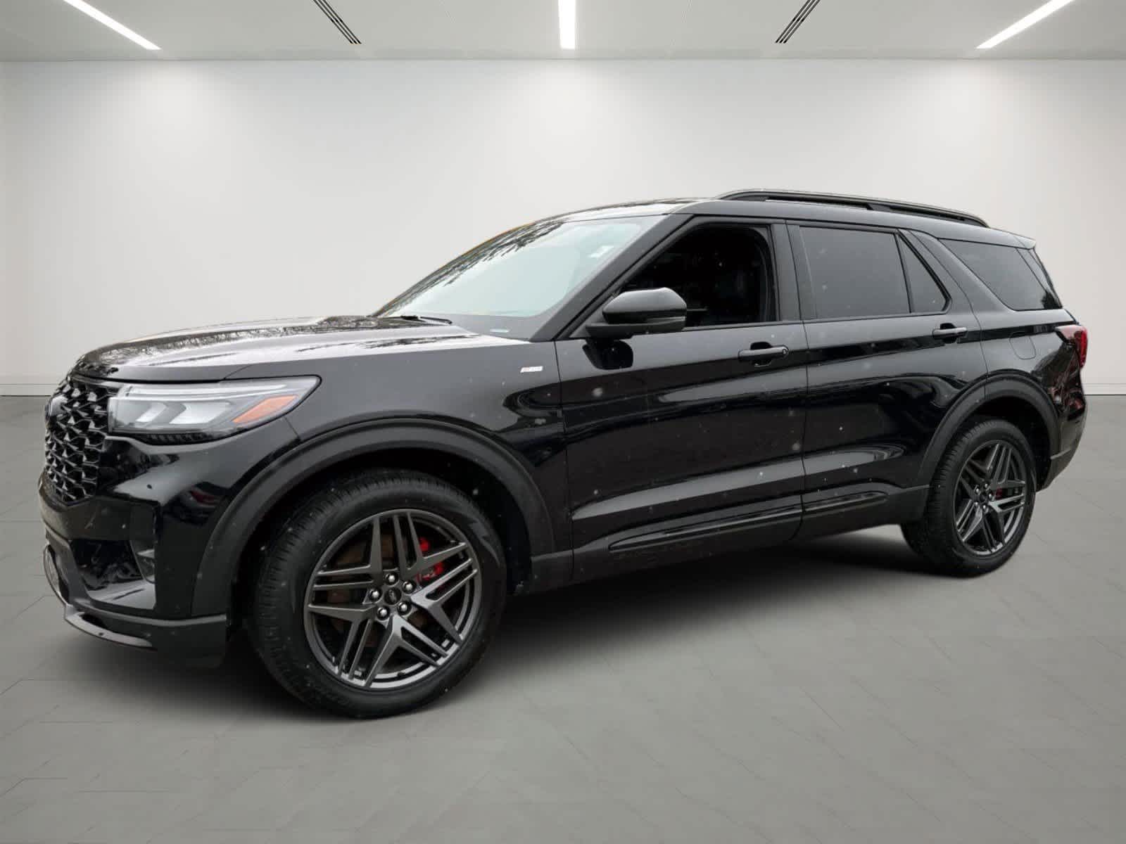 2025 Ford Explorer ST-LINE's photo