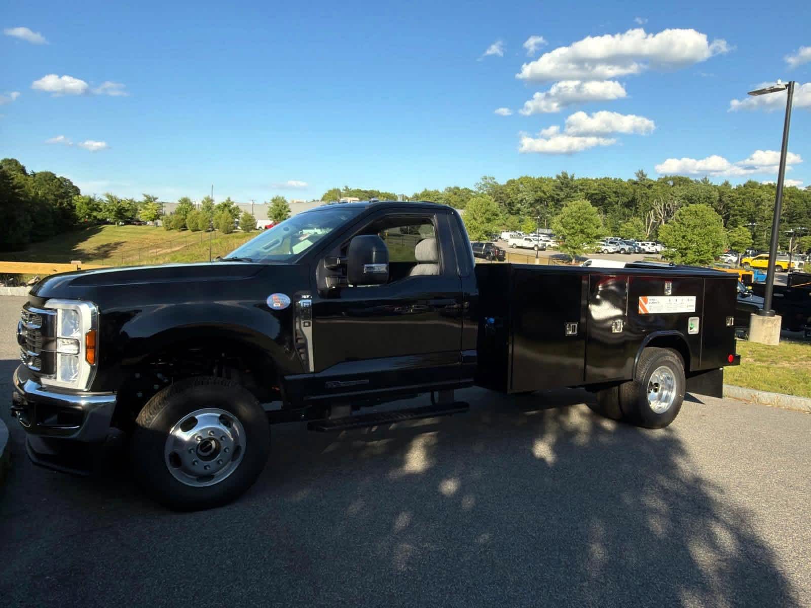 2026 Ford F-350 Super Duty Chassis Cab