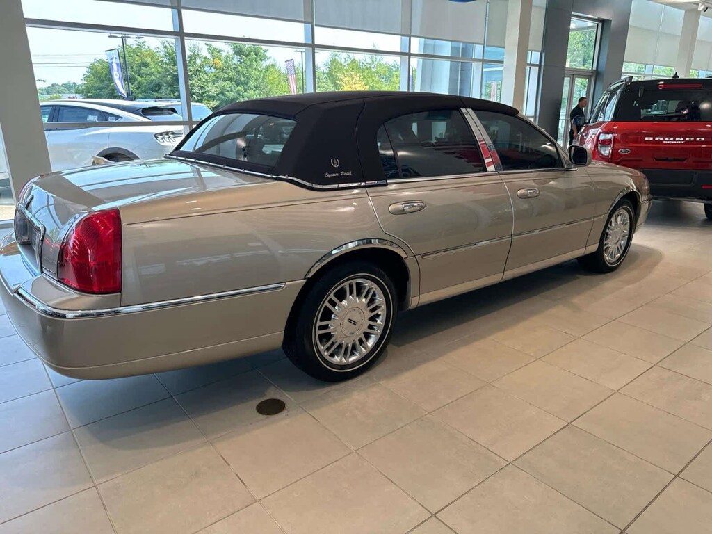 Used 2007 Lincoln Town Car For Sale at Colonial Ford of Plymouth VIN