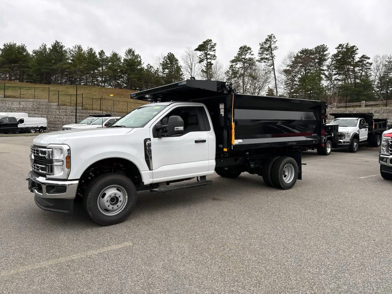 2026 Ford F-350 Super Duty Chassis Cab