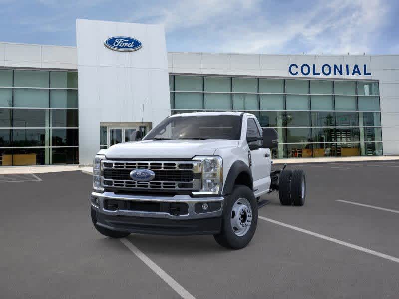 2025 Ford F-600 photo 2