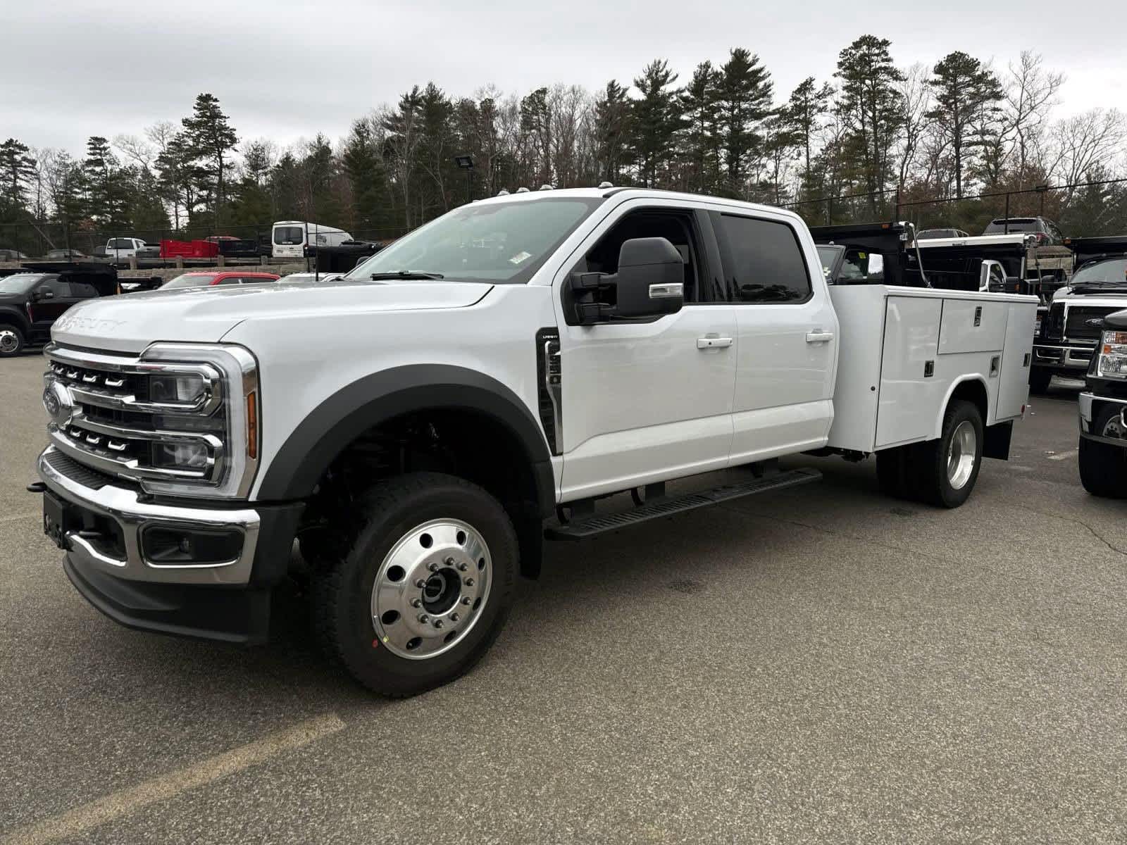 2026 Ford F-550 Lariat 4x4 Crew Cab 179-In DRW's photo