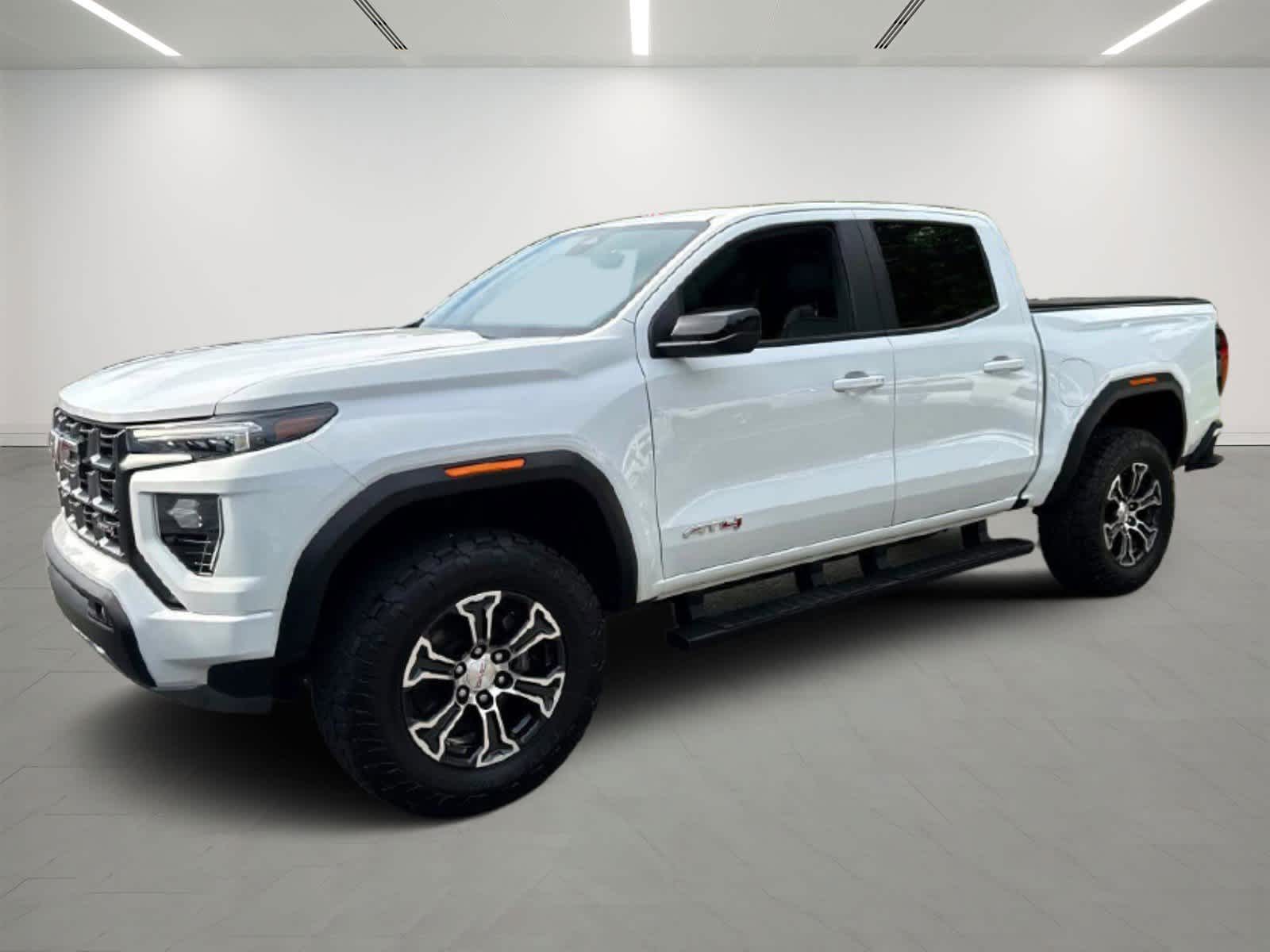 2024 GMC Canyon AT4 4WD Crew Cab Short Box's photo