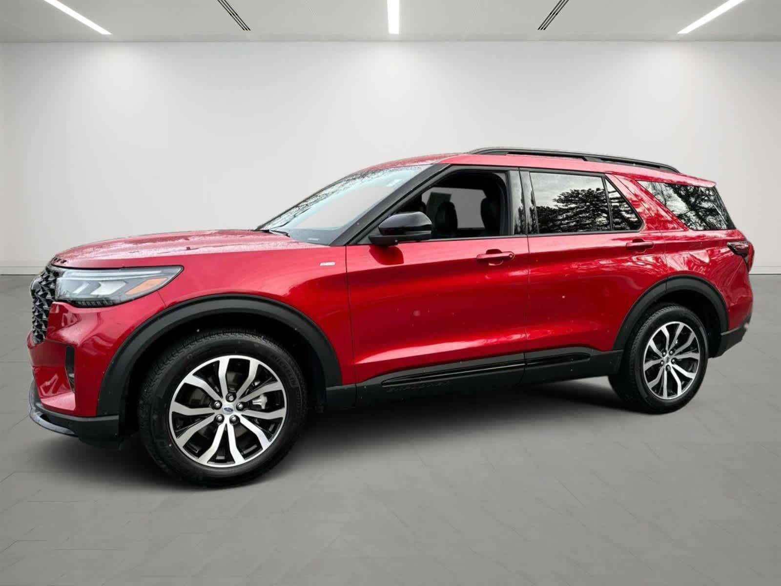 2025 Ford Explorer ST-LINE's photo