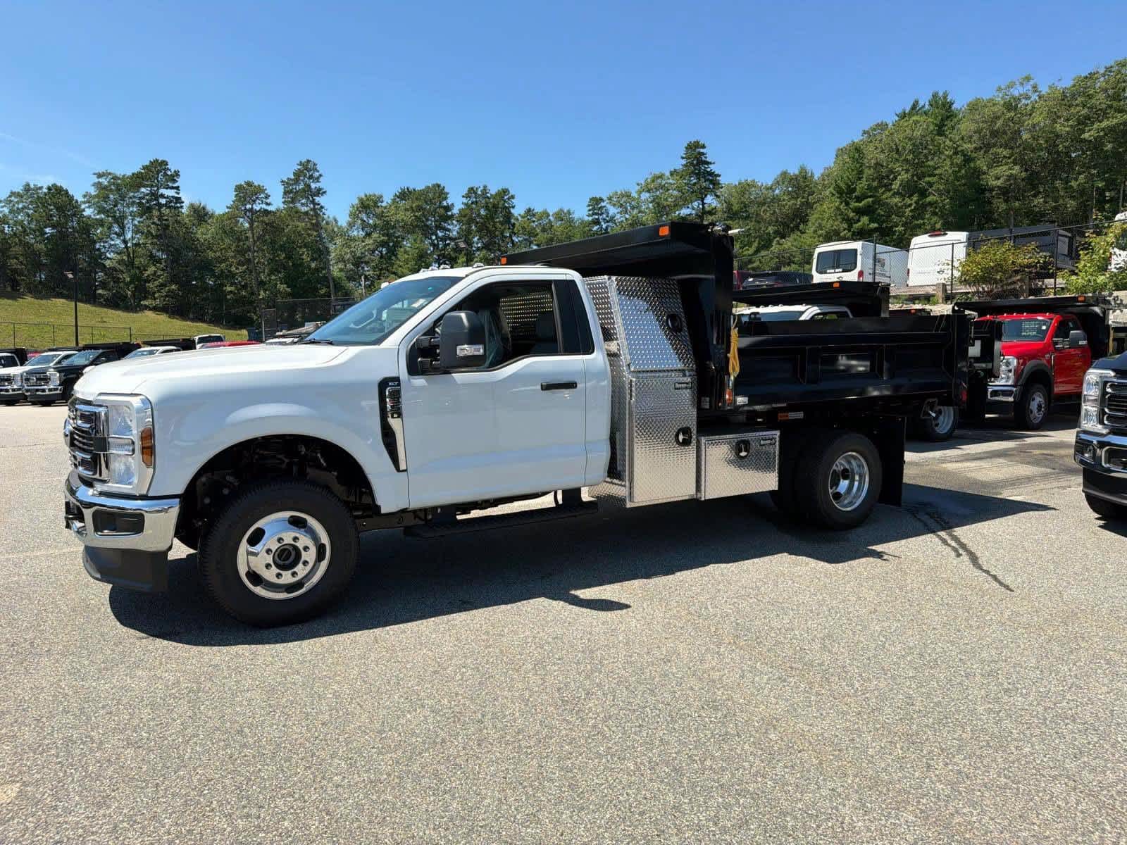 2026 Ford F-350 Super Duty Chassis Cab