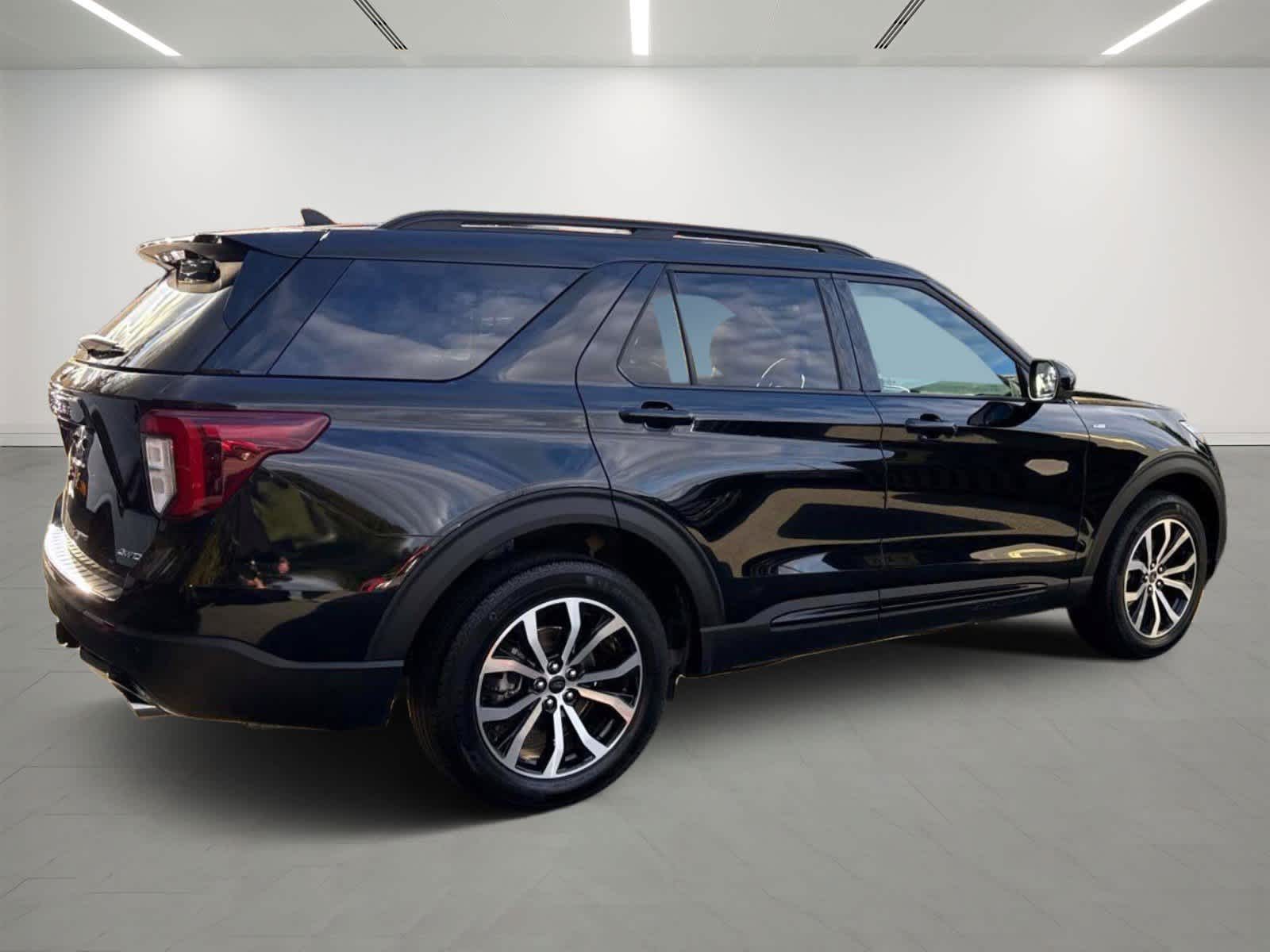 2024 Ford Explorer ST-Line photo 4